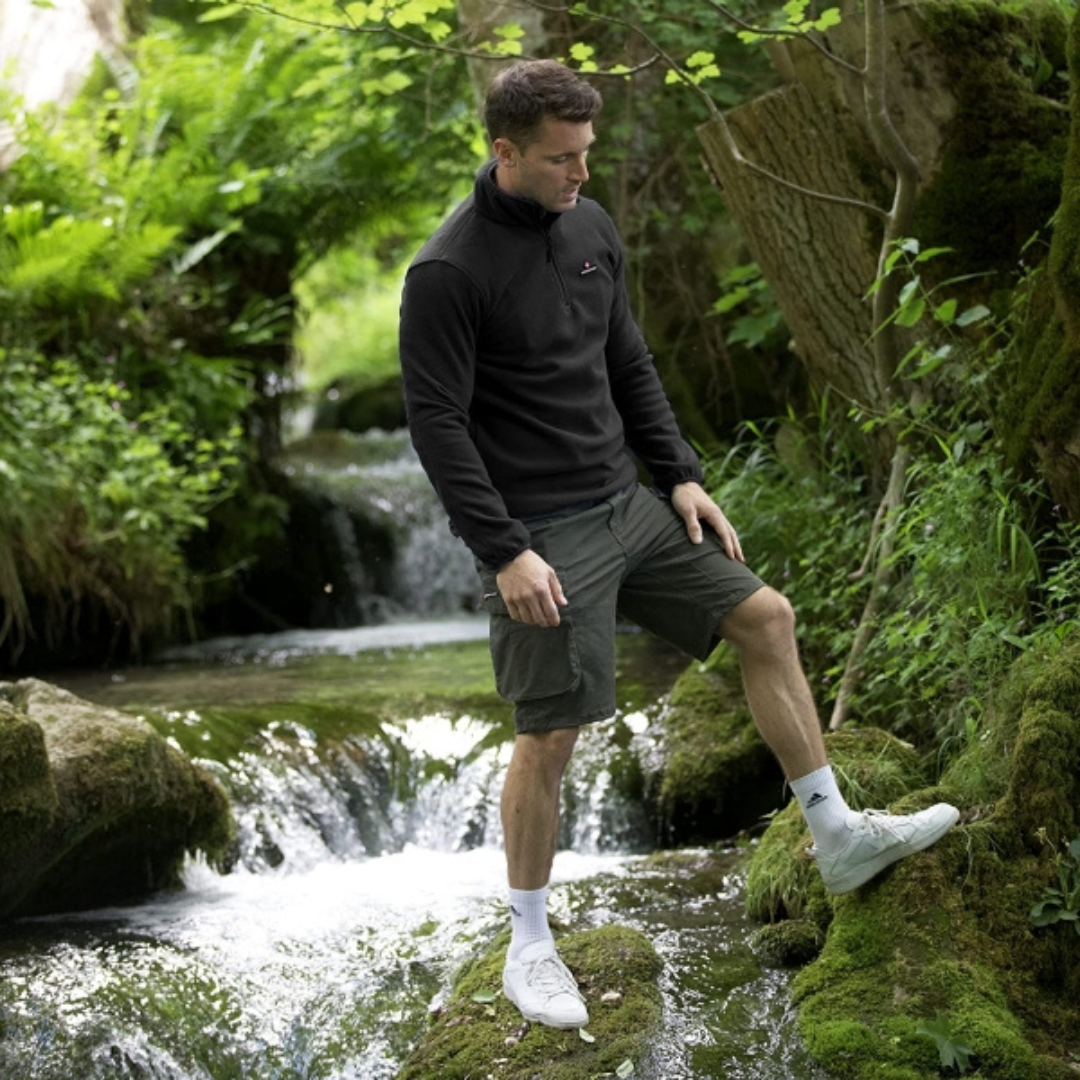 Skyja – detail zipu a stojáčku